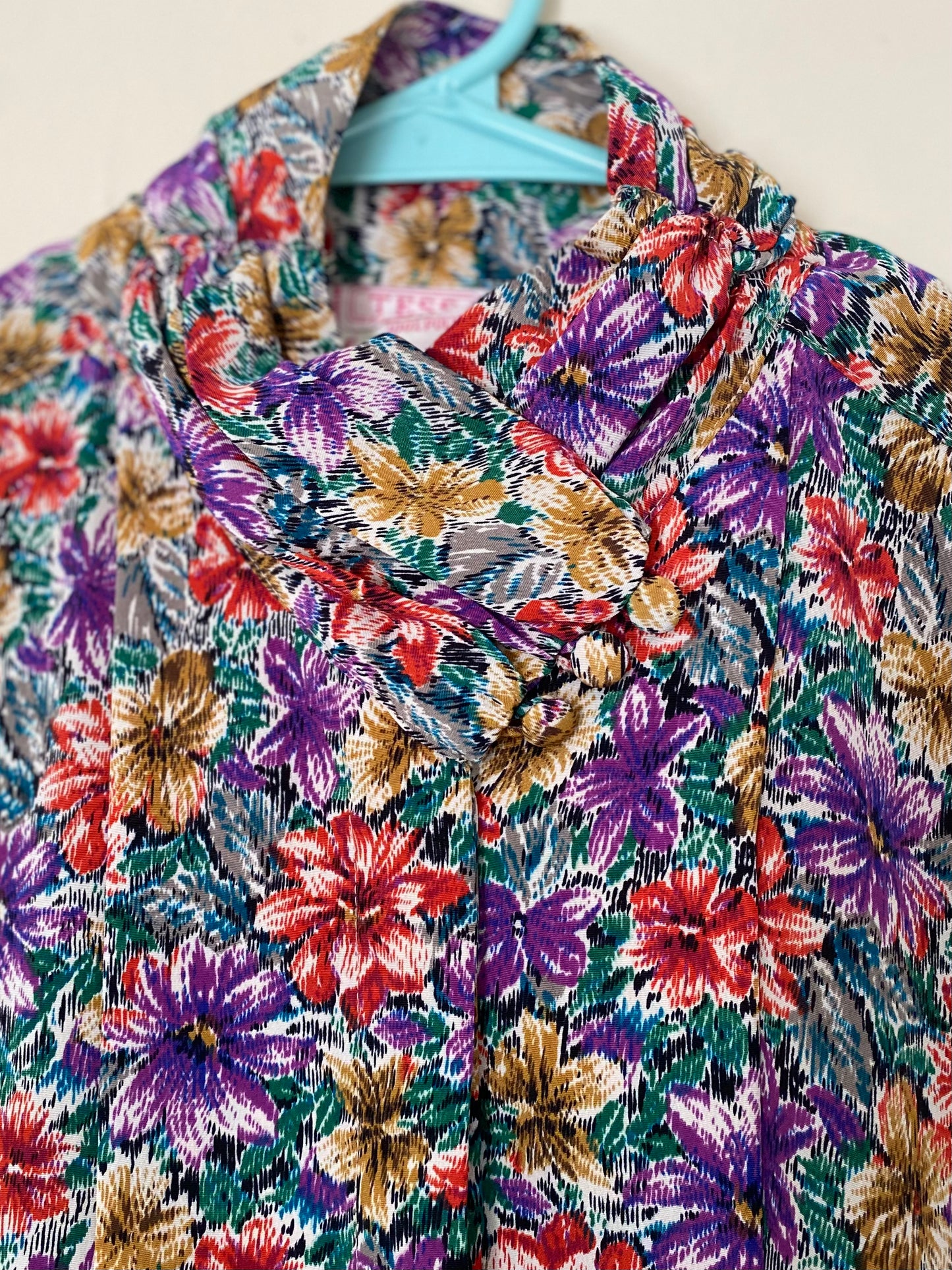 VINTAGE FLORAL RUCHED TURTLENECK BLOUSE