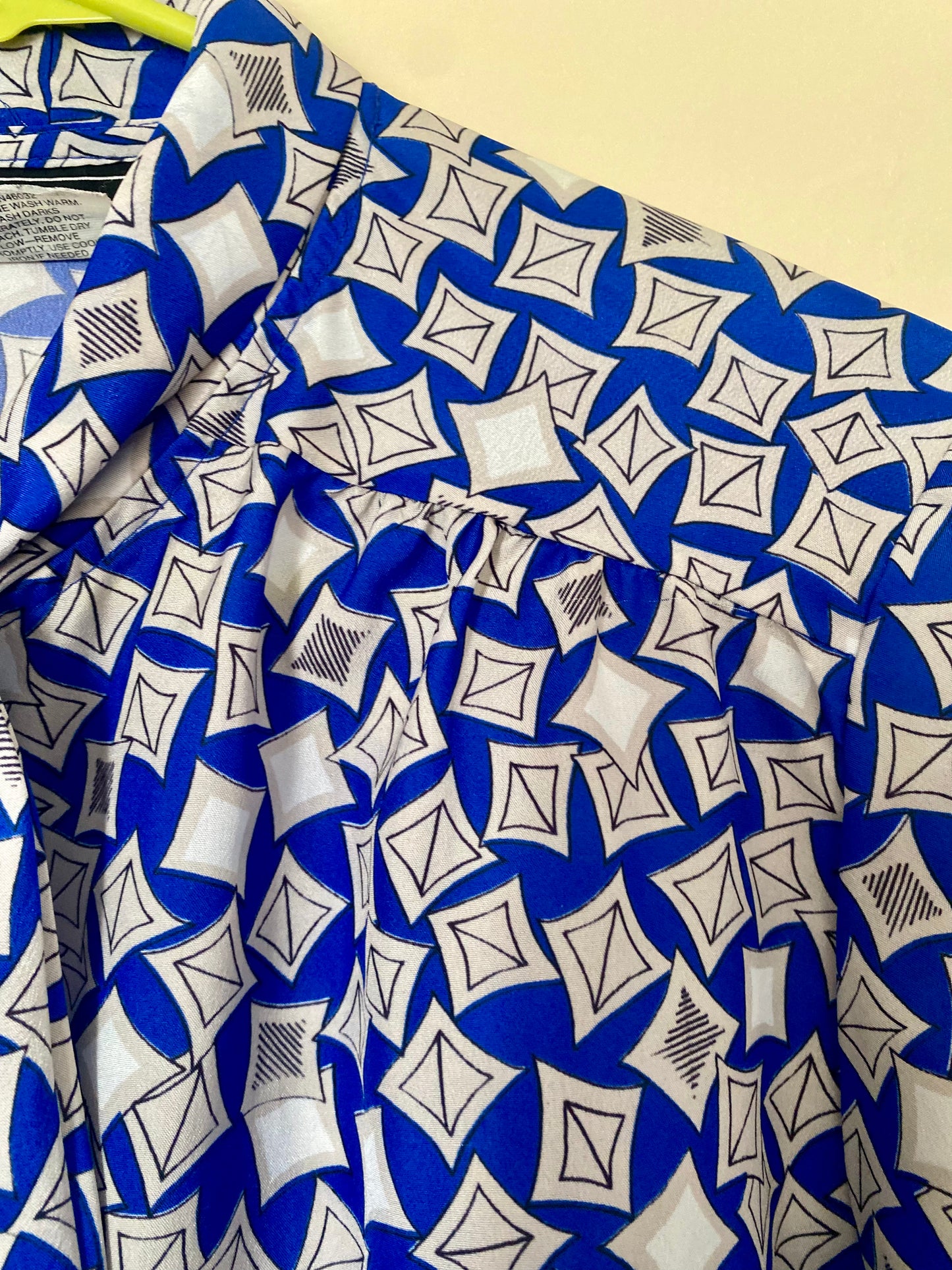 VINTAGE ROYAL BLUE ABSTRACT KITE PATTERN BLOUSE