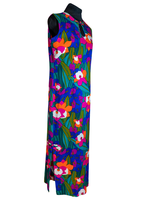 Pretty in Paradise: Vibrant Floral Keyhole Maxi Dress