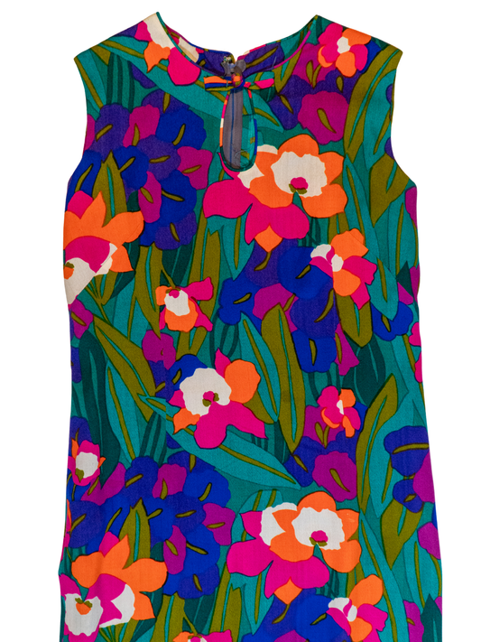 Pretty in Paradise: Vibrant Floral Keyhole Maxi Dress