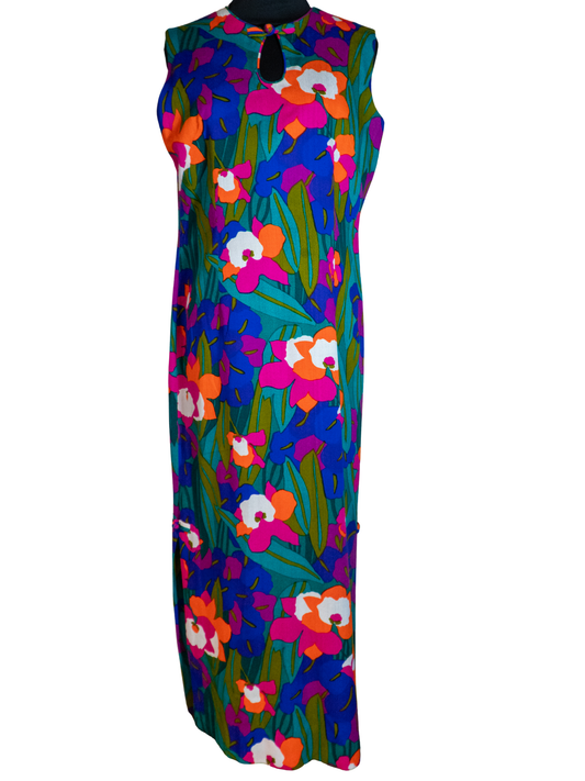 Pretty in Paradise: Vibrant Floral Keyhole Maxi Dress