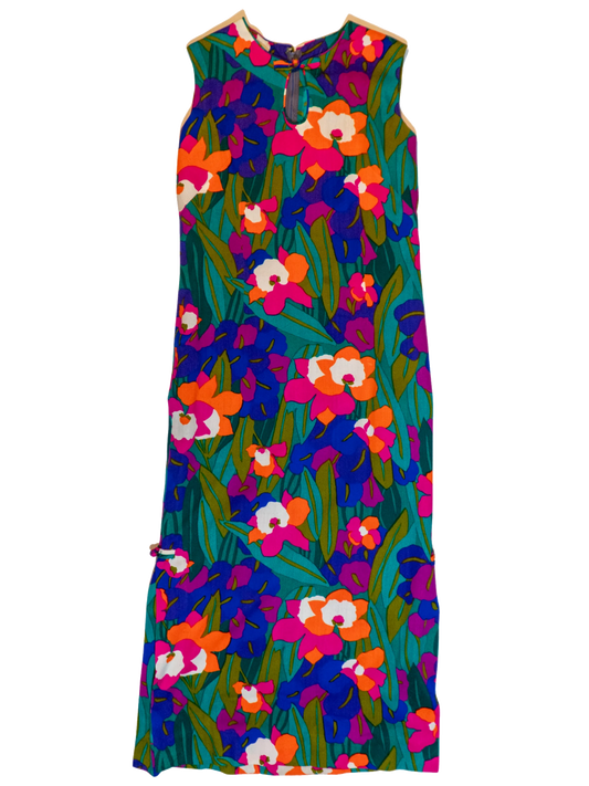Pretty in Paradise: Vibrant Floral Keyhole Maxi Dress