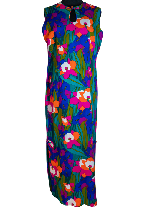 Pretty in Paradise: Vibrant Floral Keyhole Maxi Dress