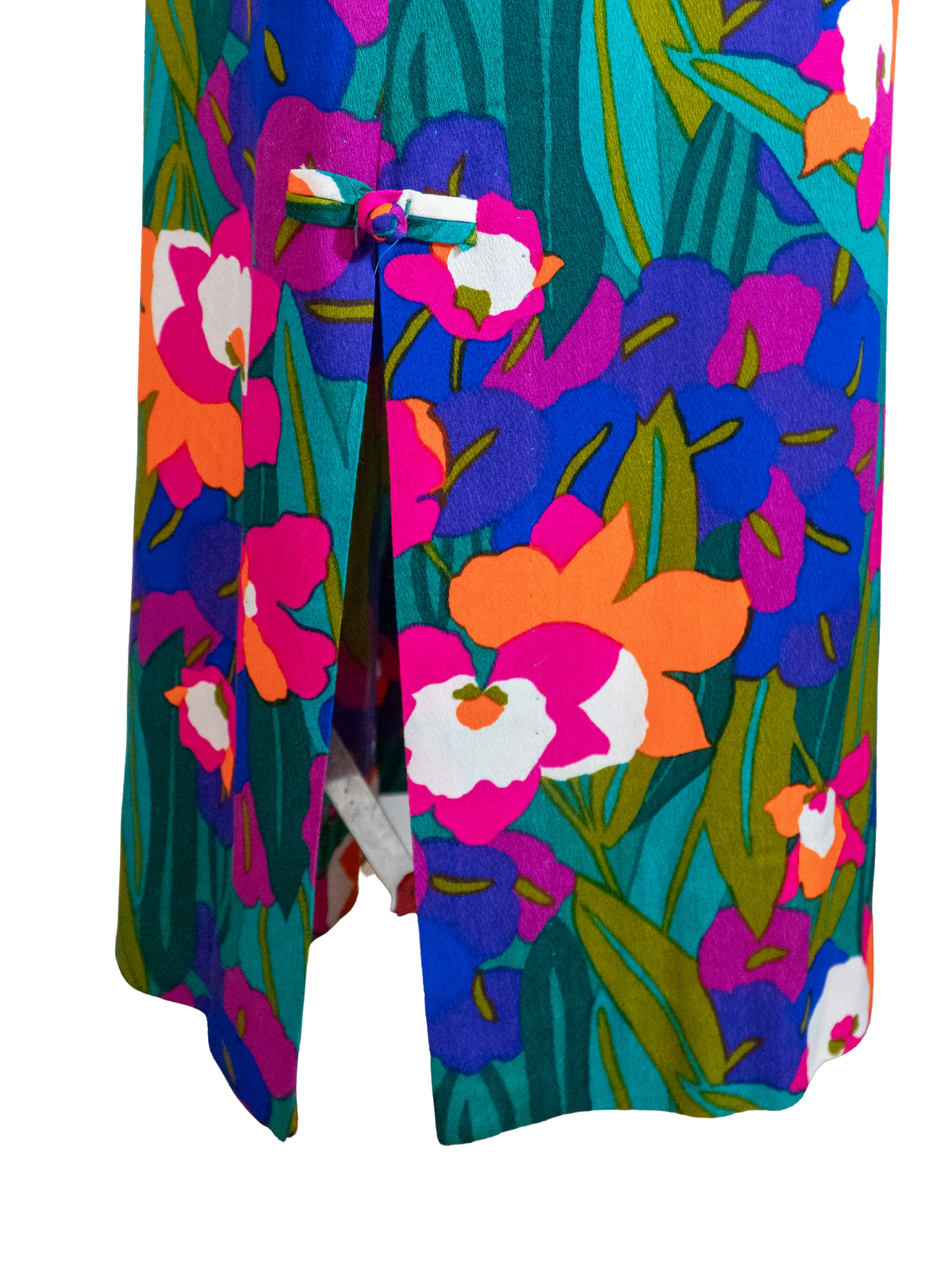 Pretty in Paradise: Vibrant Floral Keyhole Maxi Dress