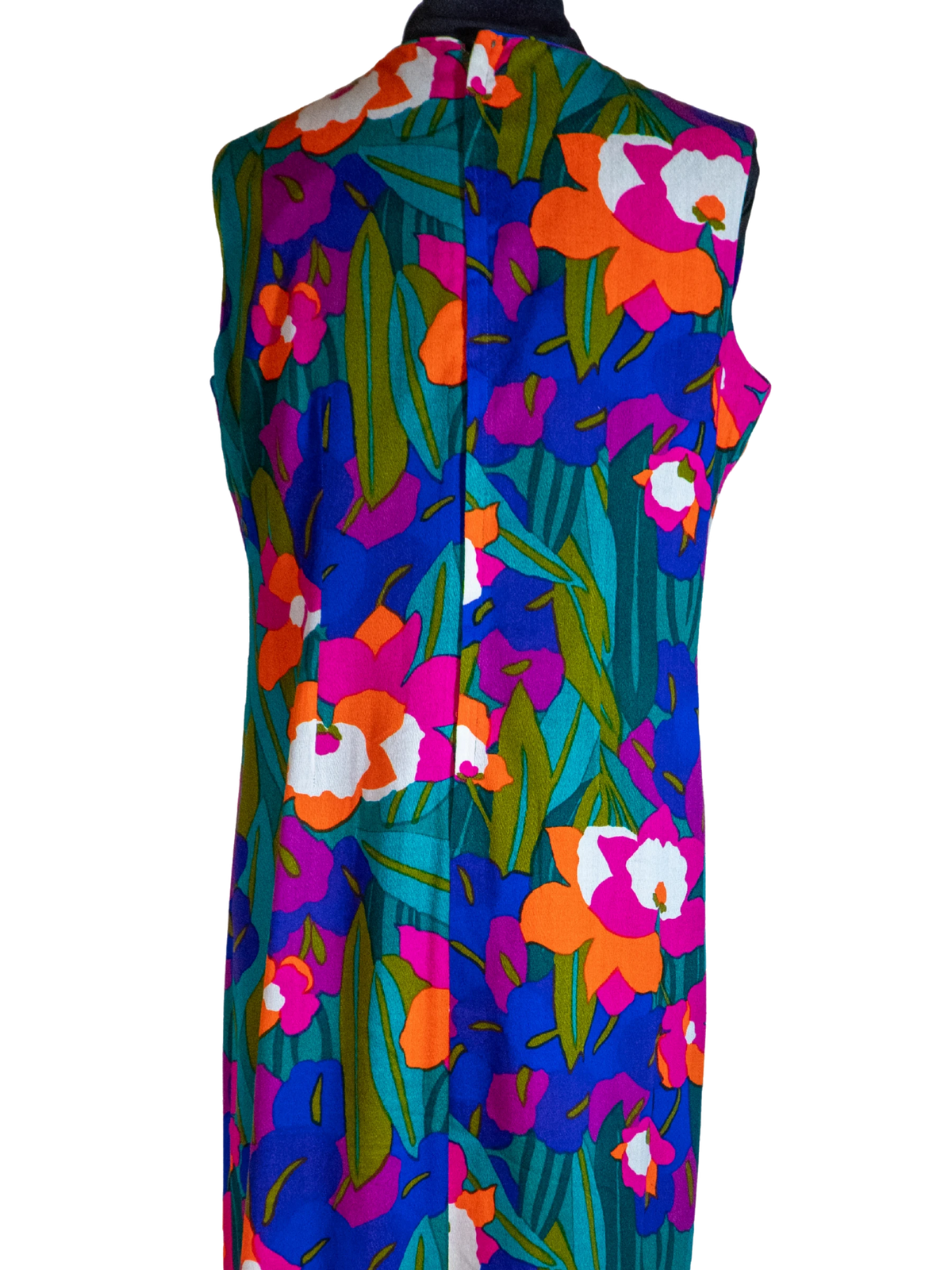 Pretty in Paradise: Vibrant Floral Keyhole Maxi Dress
